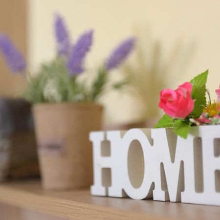 Happy Days Home Apartment Und Studio/Penthouse إياليسوس المظهر الخارجي الصورة