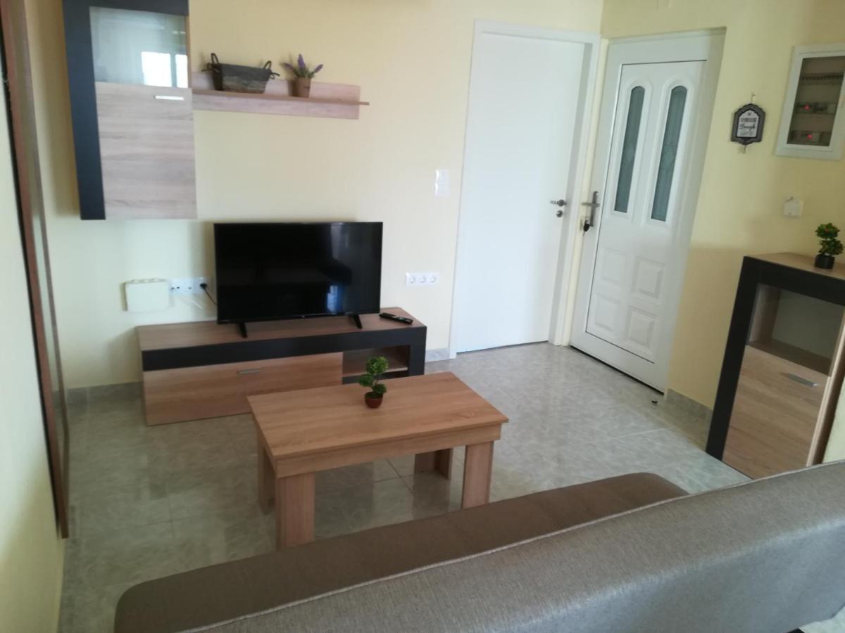 Happy Days Home Apartment Und Studio/Penthouse إياليسوس المظهر الخارجي الصورة