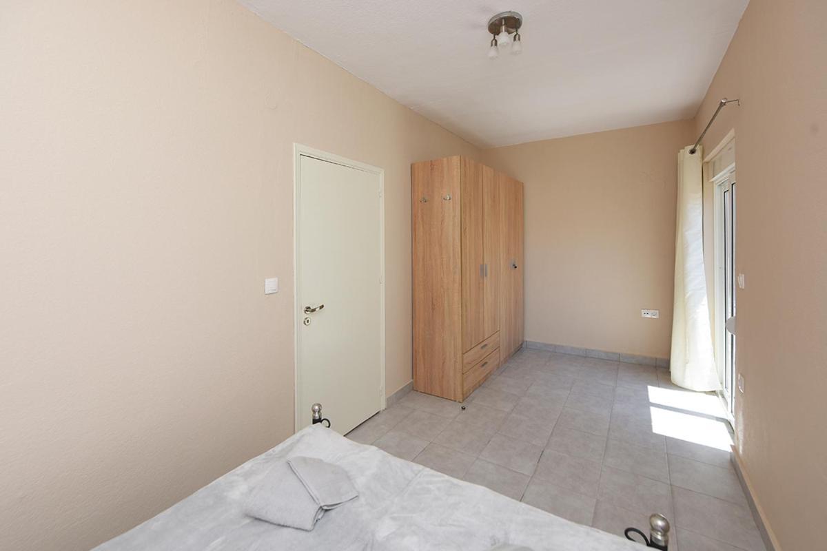 Happy Days Home Apartment Und Studio/Penthouse إياليسوس المظهر الخارجي الصورة