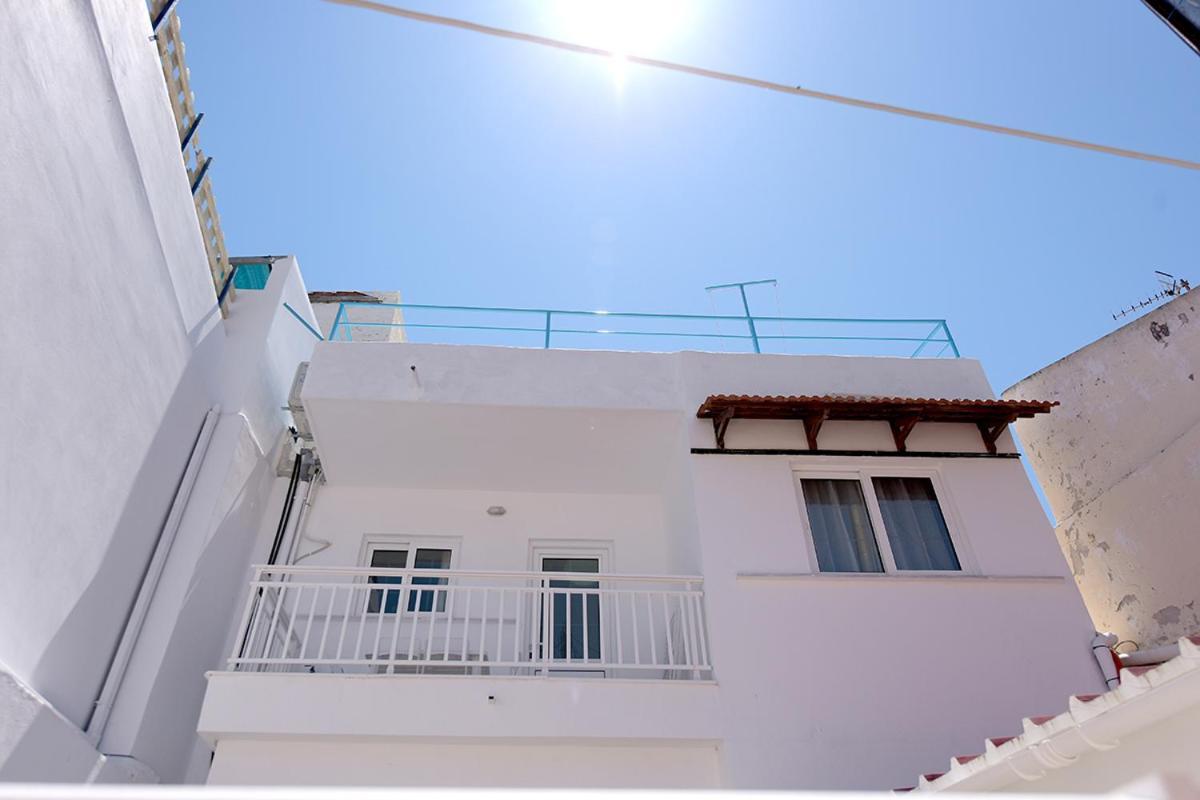 Happy Days Home Apartment Und Studio/Penthouse إياليسوس المظهر الخارجي الصورة